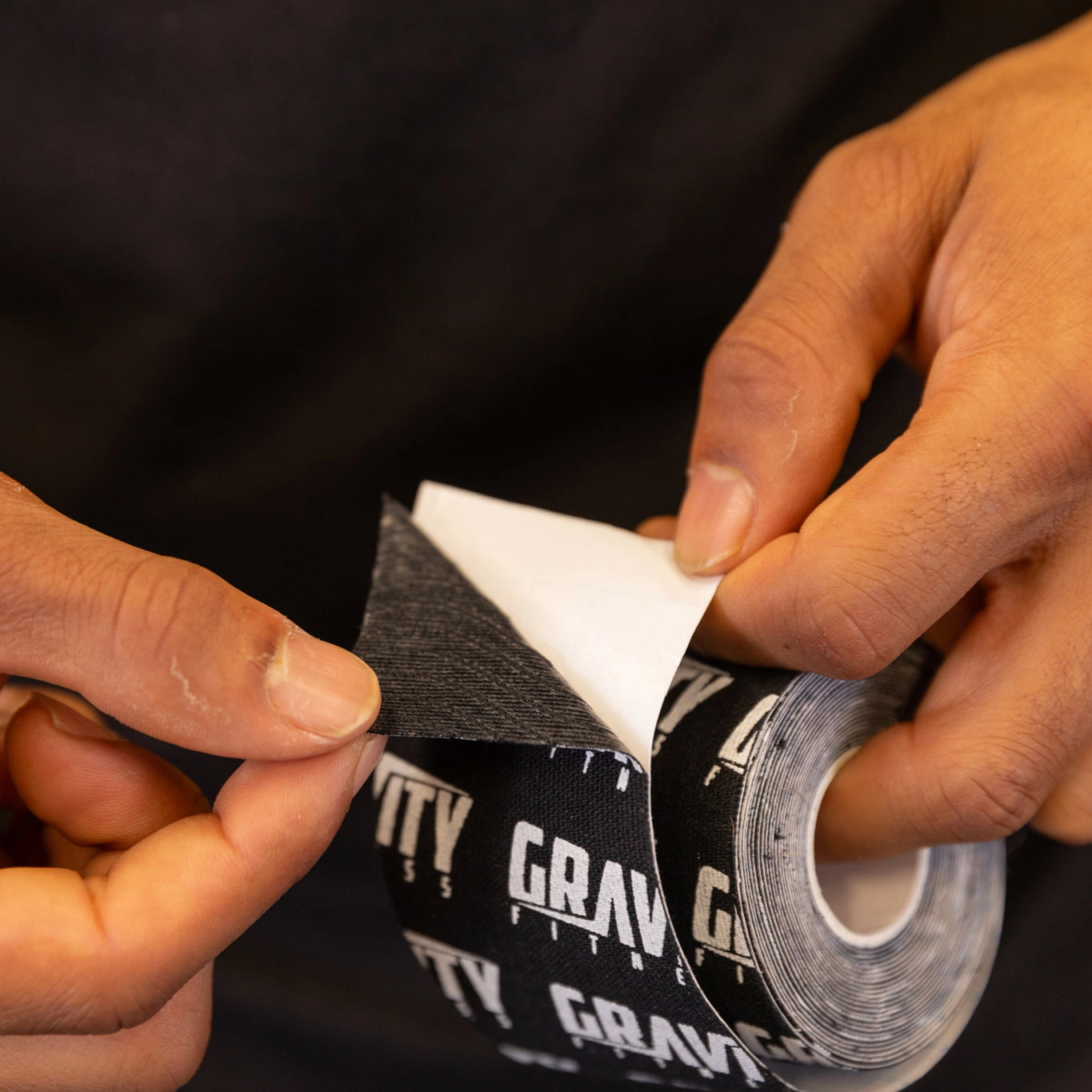 gravity-fitness-anti-sweat-grip-tape-antiscivolo image 8