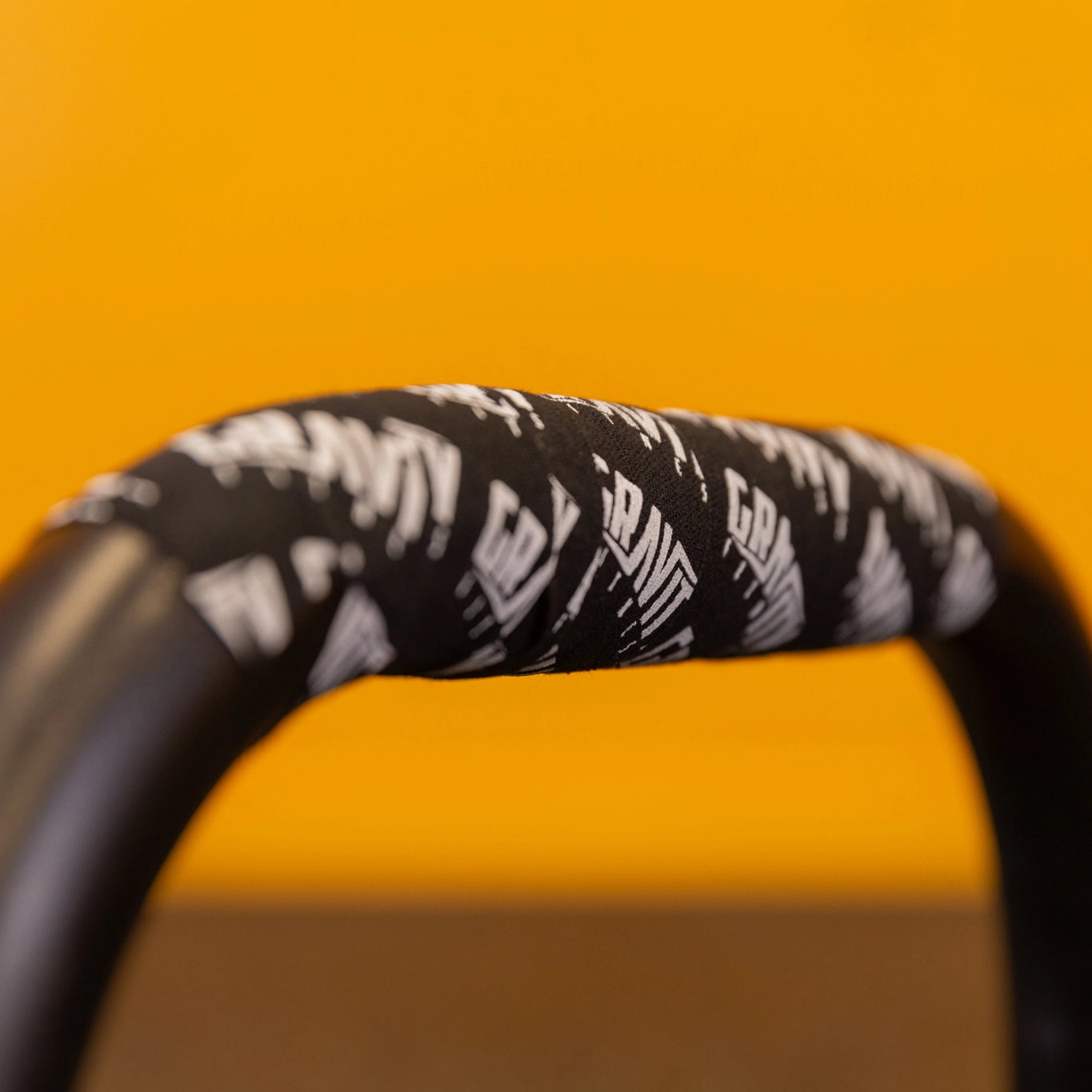 gravity-fitness-anti-sweat-grip-tape-antiscivolo image 3