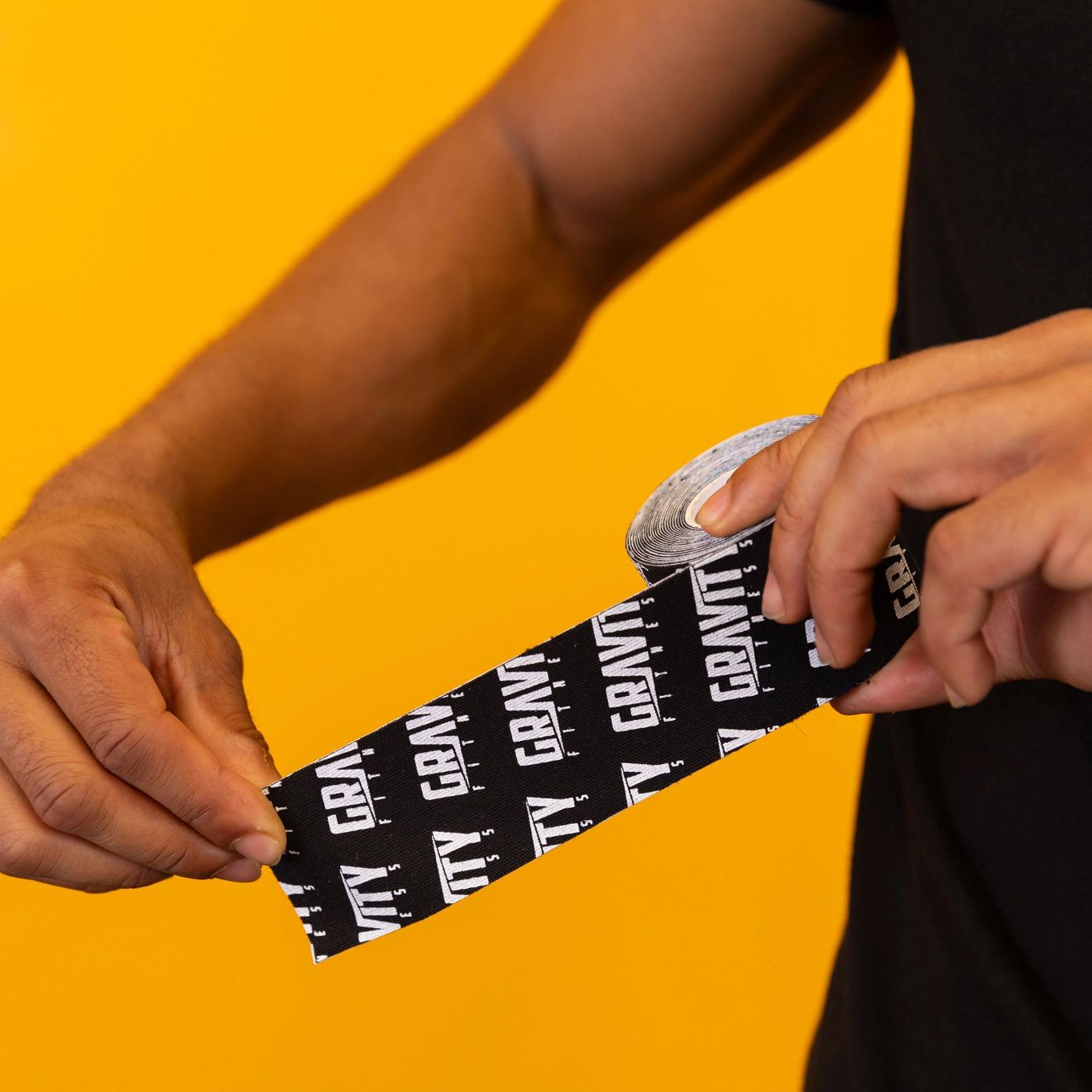 gravity-fitness-anti-sweat-grip-tape-antiscivolo image 4